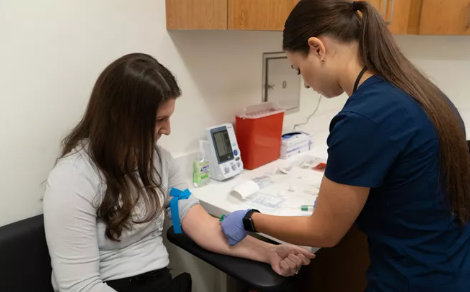 MỘT XÉT NGHIỆM MÁU ĐƠN GIẢN CÓ THỂ DỰ ĐOÁN SINH NON? NGHIÊN CỨU ĐỘT PHÁ CHO BIẾT CÓ