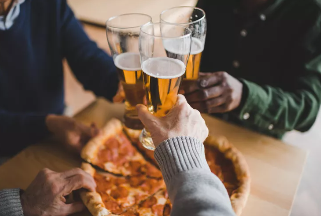 Thói Quen Uống Rượu Bia Của Người Cha Cũng Ảnh Hưởng Đến Thai Nhi