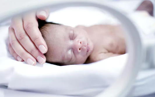 Những Điều Cha Mẹ Cần Biết Về Trẻ Sơ Sinh Cực Non (Micro Preemies)