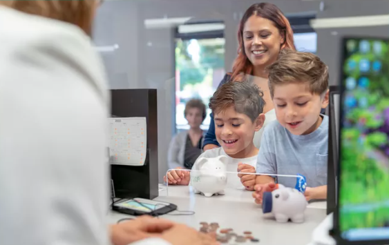 Chữa Lành Mối Quan Hệ Với Tiền Bạc Có Thể Mang Lại Điều Gì Cho Gia Đình Bạn