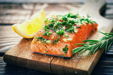 CÁ HỒI VÀ THAI KỲ: LỢI ÍCH, NGUY CƠ VÀ HƯỚNG DẪN ĂN AN TOÀN