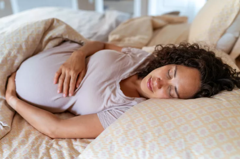 Nằm Nghiêng Bên Phải Khi Mang Thai: Có An Toàn Không?